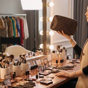 Louis VuittonCosmetic Pouch Bag TrousseToilette 28 Browns Monogram